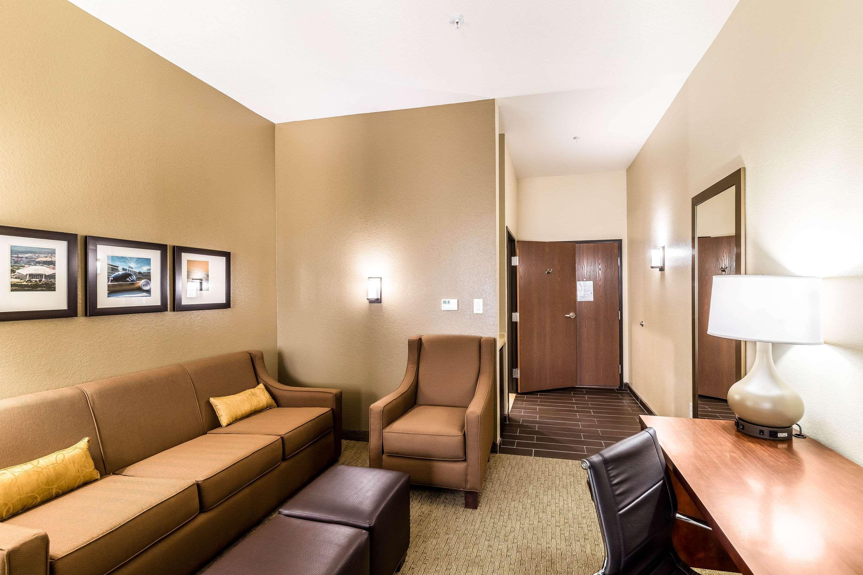 Comfort Suites Grand Prairie - Arlington North Ngoại thất bức ảnh