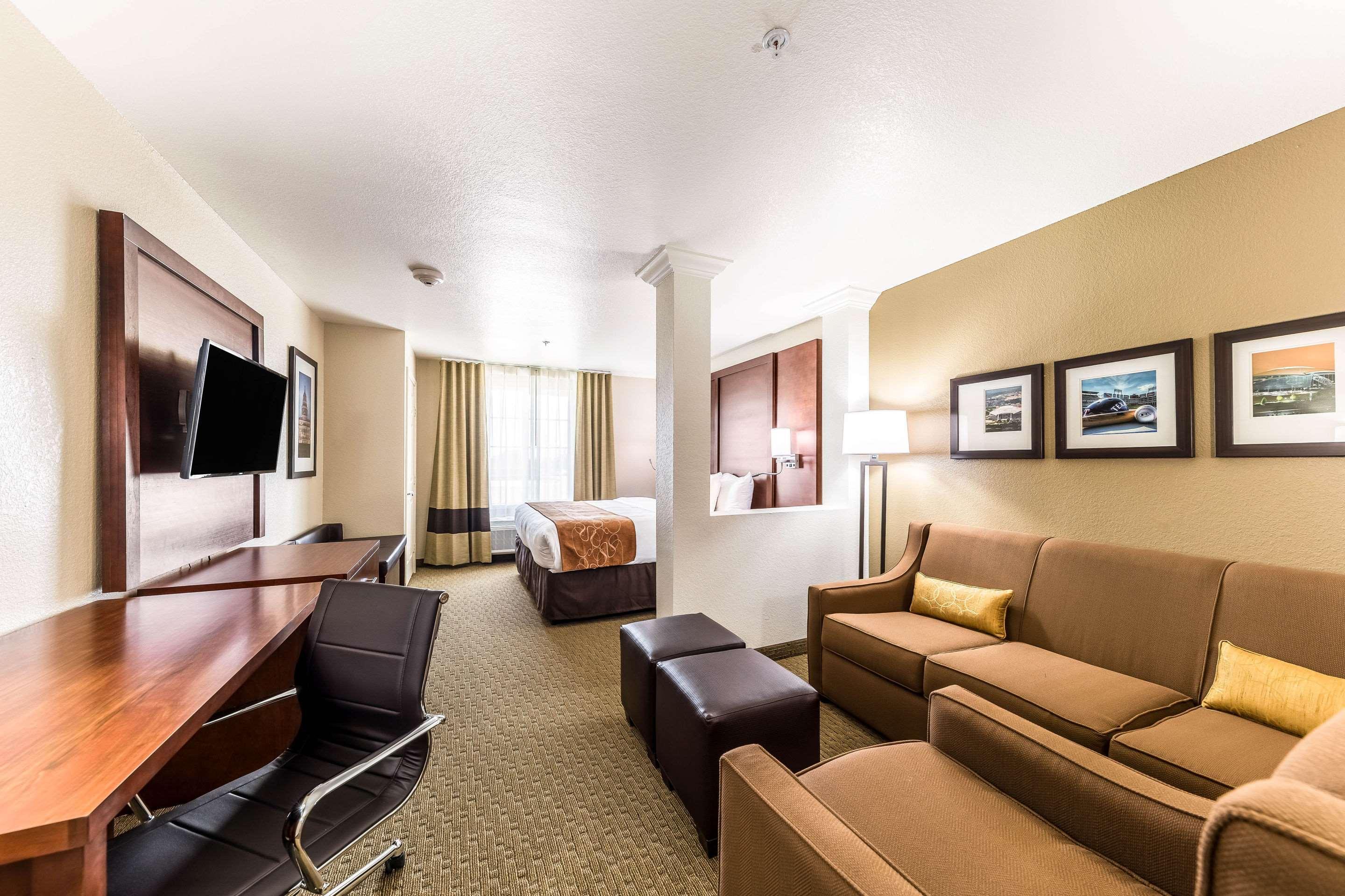 Comfort Suites Grand Prairie - Arlington North Ngoại thất bức ảnh