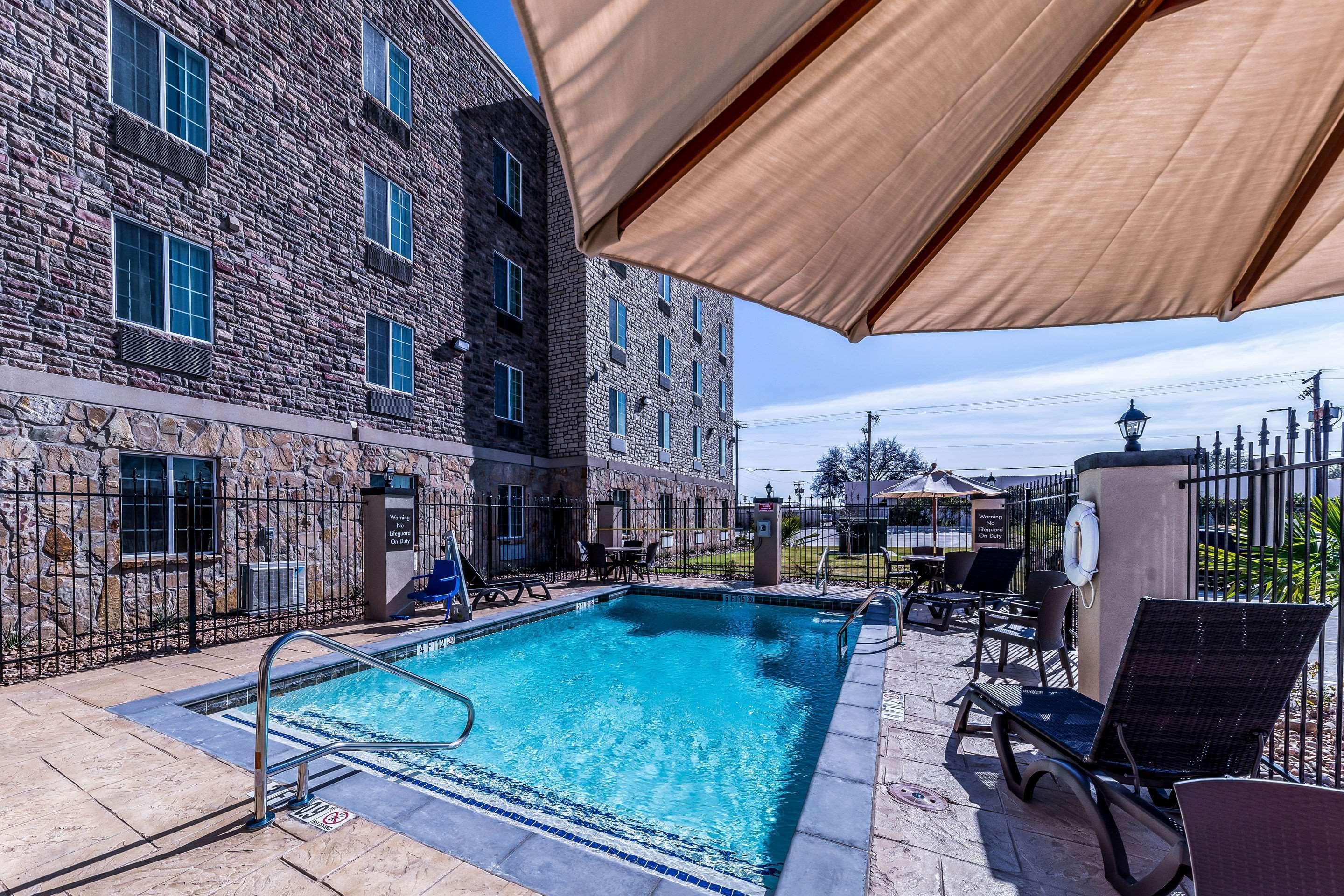 Comfort Suites Grand Prairie - Arlington North Ngoại thất bức ảnh